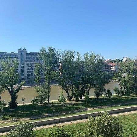 Gem In Gyor - Free Parking Apartment Bagian luar foto
