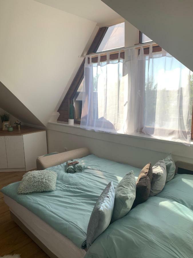 Gem In Gyor - Free Parking Apartment Bagian luar foto