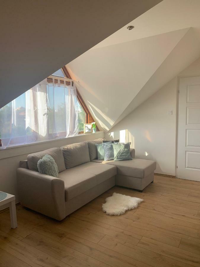 Gem In Gyor - Free Parking Apartment Bagian luar foto